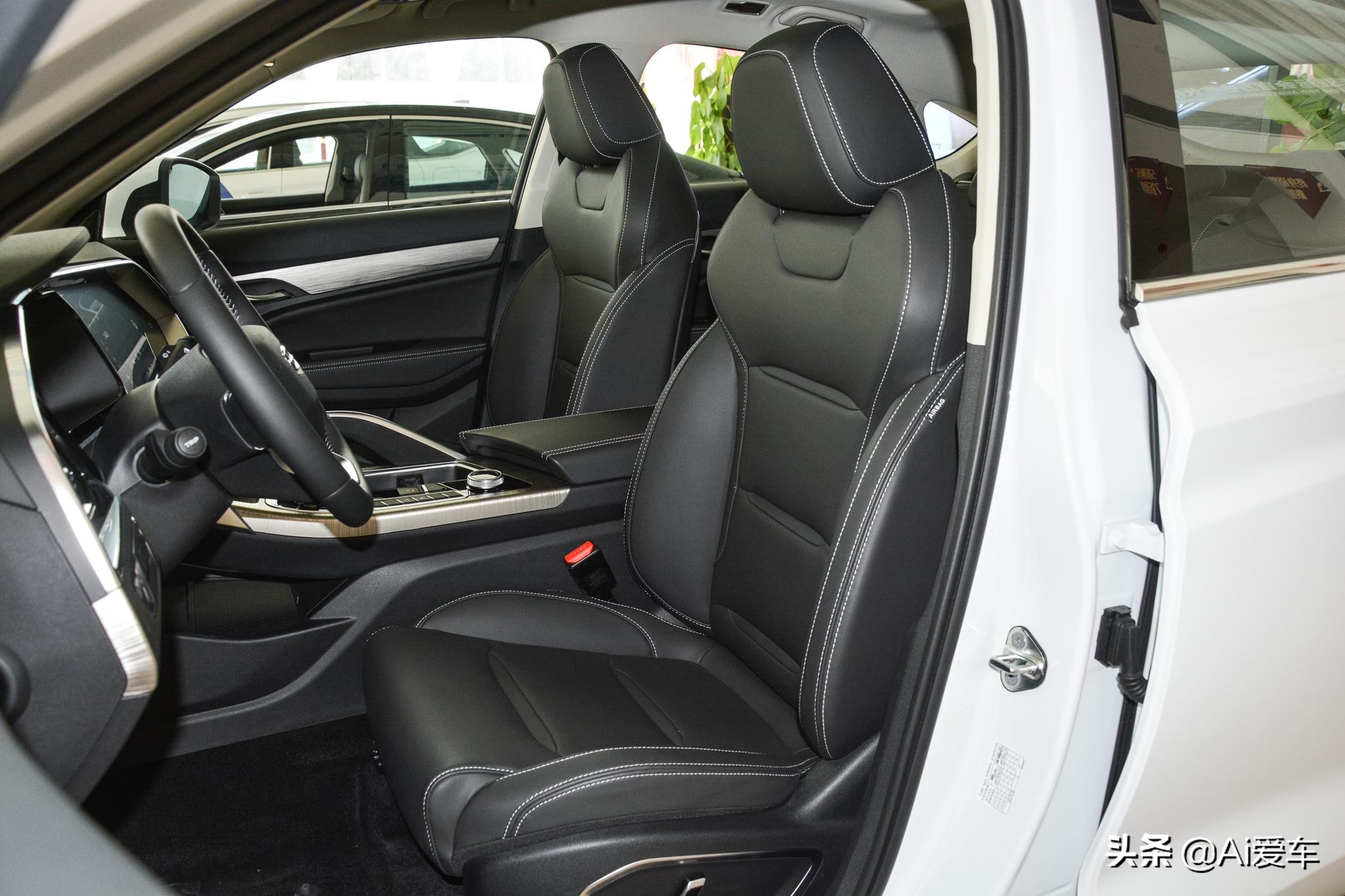 1.6L油耗92燃油好养活，吉利混动家用SUV，低价高质量，星越PHEV