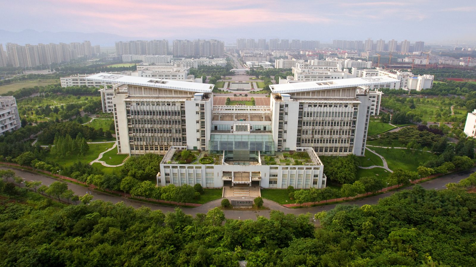 精彩！看江苏这所百年名校让人怦然心动的