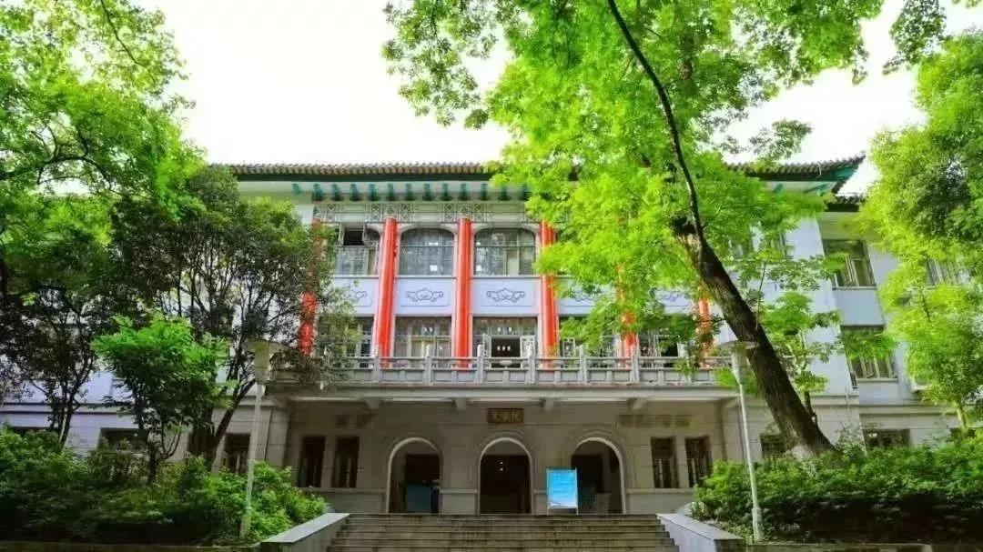 湖北“超火”高校：8大豪华食堂，高大上图书馆，4个校门竟然都通地铁！