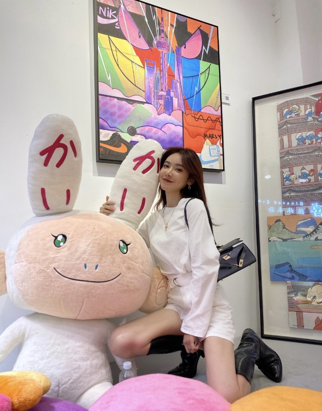 騰訊體育nba男主播有哪些（騰訊體育當家主播美娜，無數宅男球迷女神，卻依舊被秦奮“甩”了）