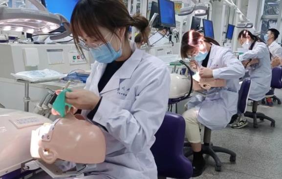 四川大学同寝室6名女生，集体保研成功，网友称赞实力与颜值并存