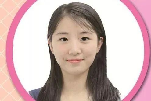 从年级300名到高考状元，715分进清华。面对逆境，她谨记两点