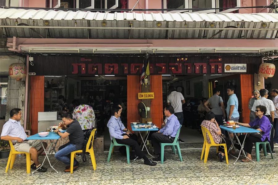 曼谷 | 血拼别忘了吃，王权免税店最全美食攻略