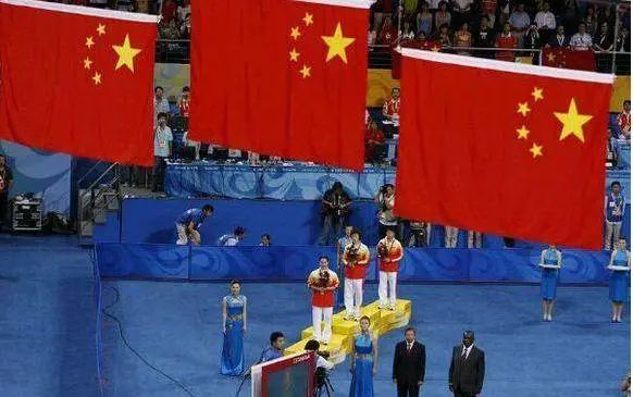 一文看懂因中国队而改变的几个乒乓球规则，禁止吹球擦桌算不算