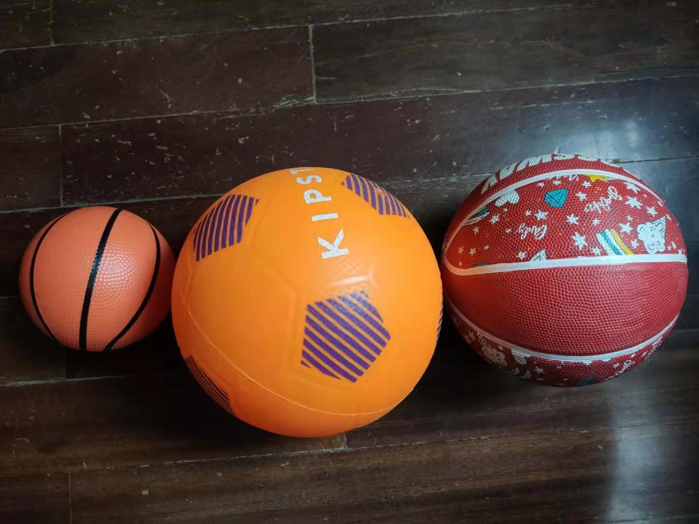 如何正确拍篮球(我家孩子是拍球困难户？不用慌，这篇拍球训练手册帮到你)
