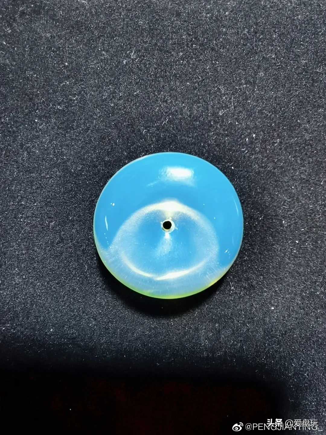 一条红蜜蜡,卖1万?玩友:咋瞅着像豆腐乳成精