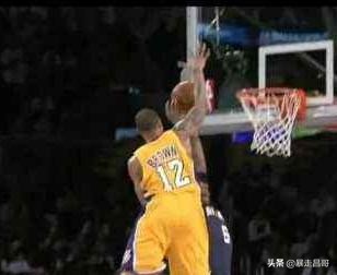 籃球比賽替補席座位有多少個（NBA一個不為人注意的地方，NBA替補席）