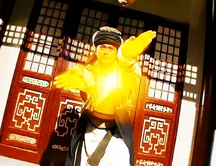 《倚天屠龙记》有七人练过"降龙十八掌",其中一人武功胜过郭靖
