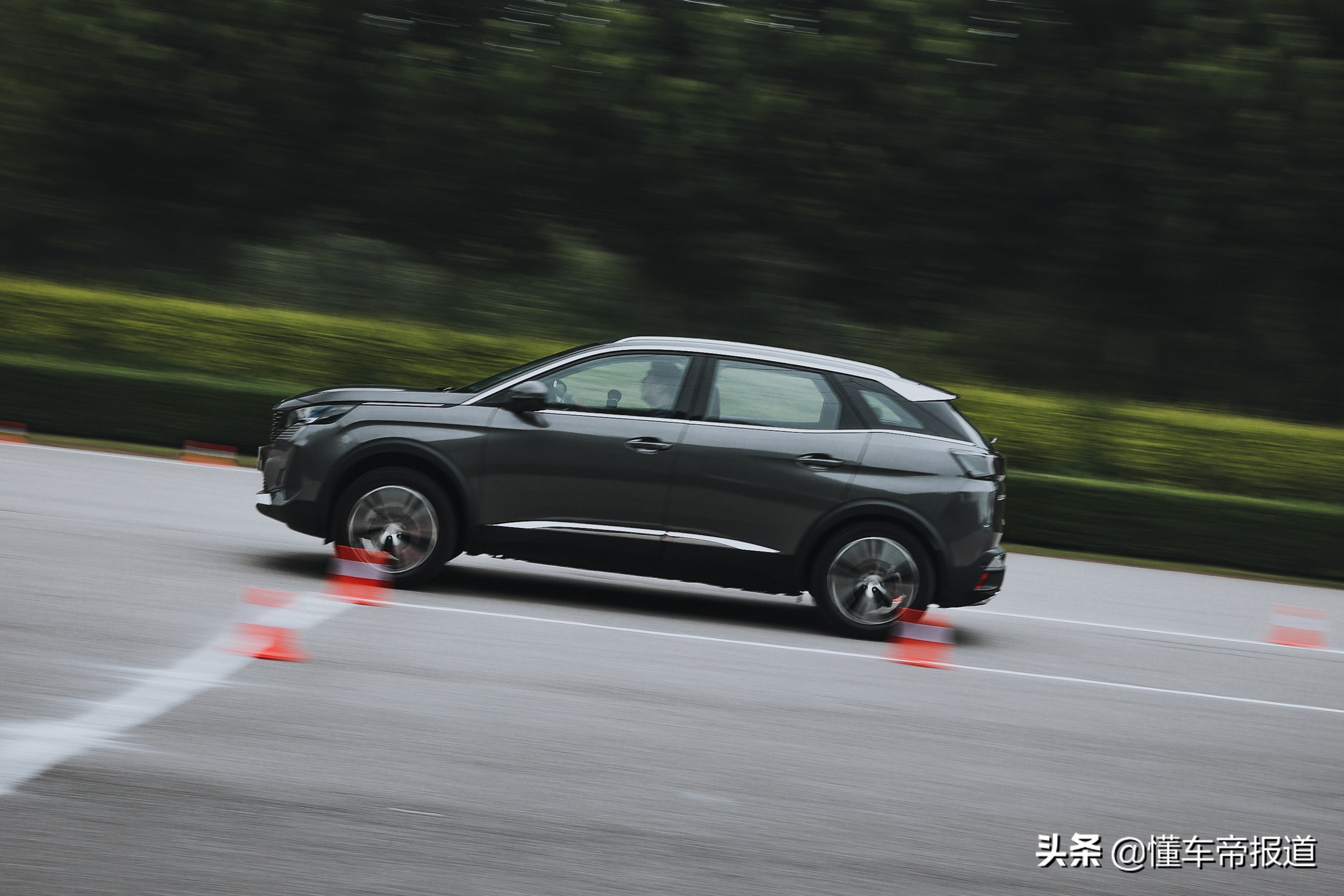 新车｜扭力梁也能打造“优等生”！场地试驾东风标致4008