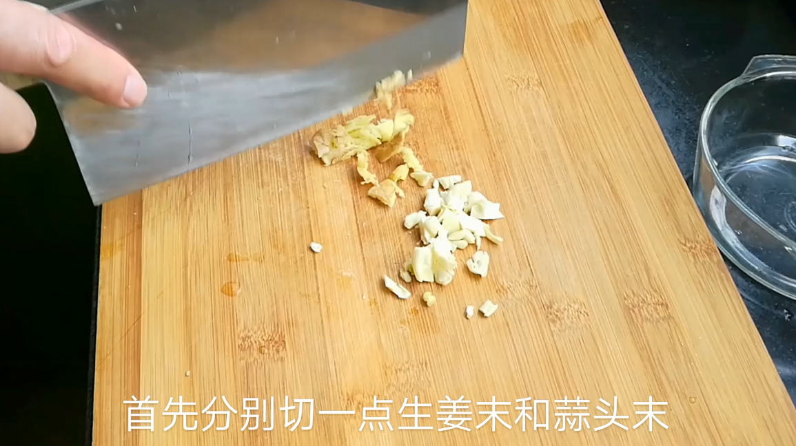 清水小龙虾的做法（堪比餐厅大厨的清水小龙虾烹饪方法）