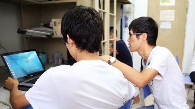 大一新生刚开学，是否有必要带电脑？听听辅导员的建议，非常中肯