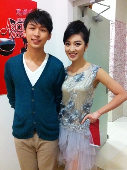 06德国世界杯美女(她是国脚杜威的前女友,何卿近照,散发着时尚的气息