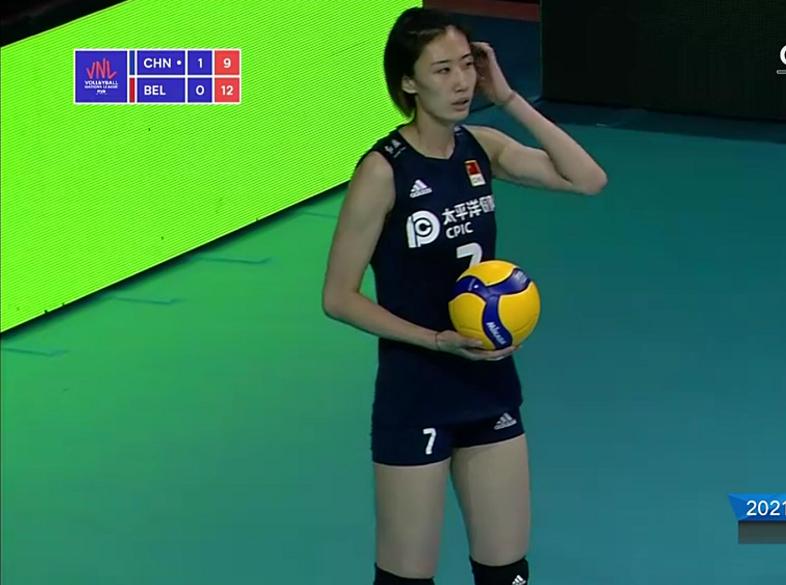 2019中国女排世界杯名单6号(1米95王媛媛 1米98杨涵玉！郎平用这2个副攻，主打和比利时的比赛)