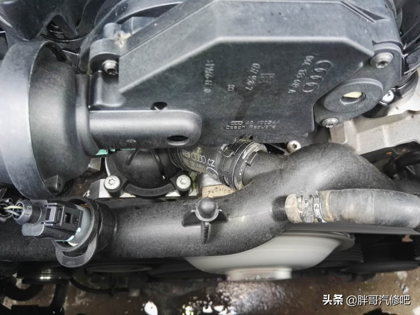 12年车龄23万公里奥迪A6L，2.4V6发动机全方位漏油维修
