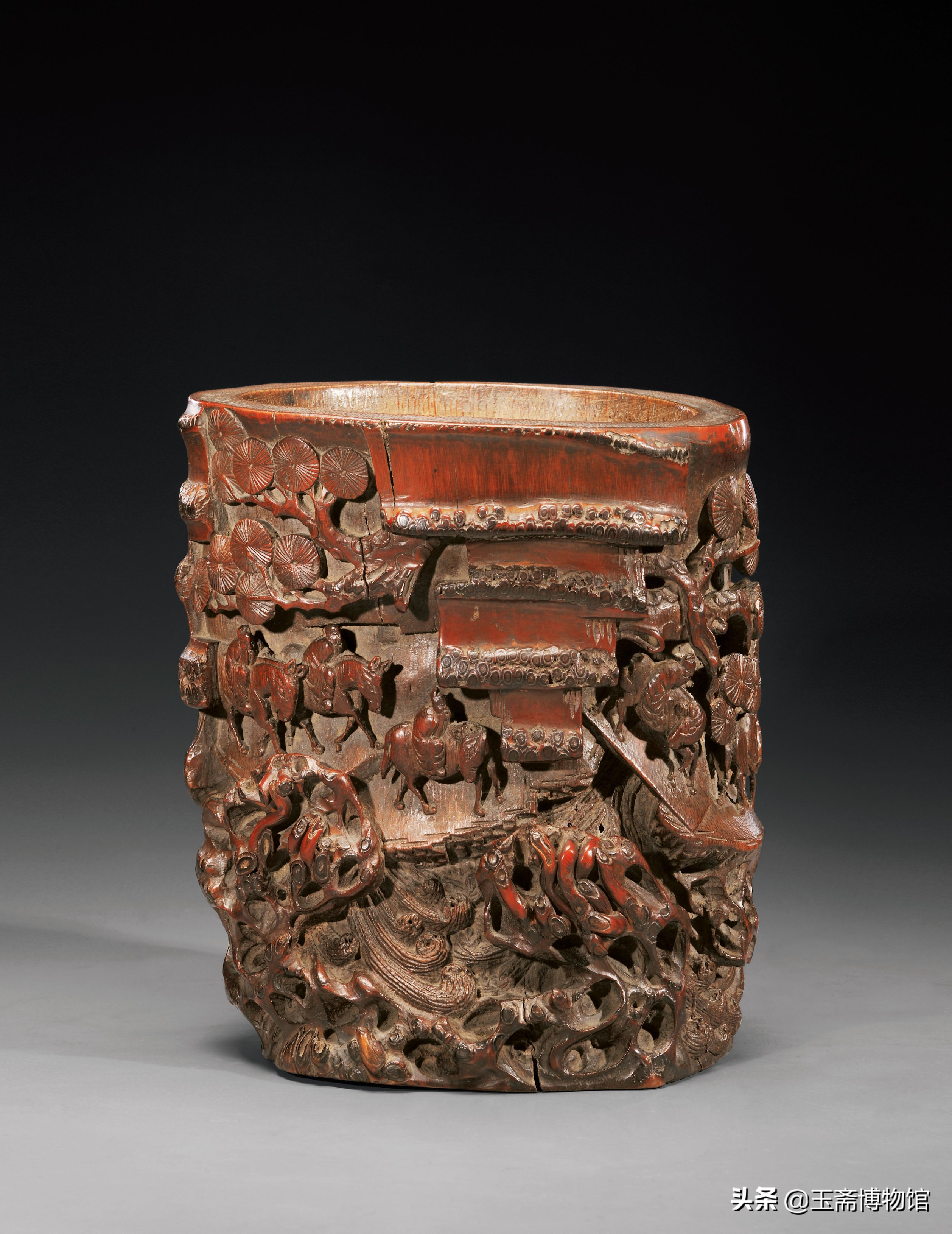 这些巧夺天工的艺术品，竟然都是竹根雕，史上最贵的竹根雕拍卖榜