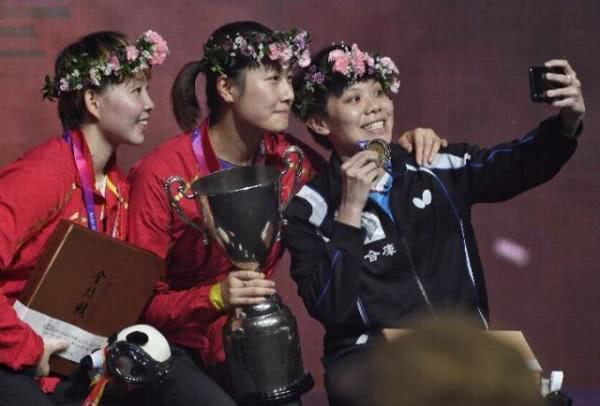 2016女乒世界杯铜牌(中国女乒冠军稳了，日本伊藤美城连丢6分掉链子，3-4窝囊出局)