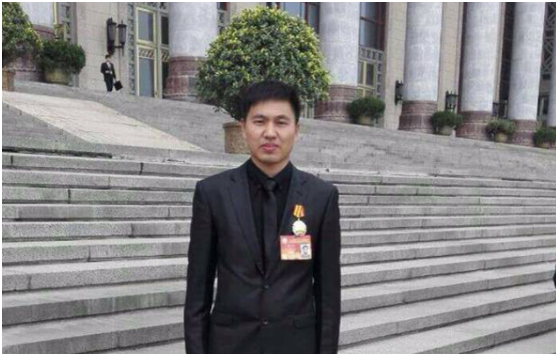 湖北80后小伙：技术填补国内空白，在人民大会堂接受表彰！