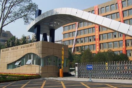 我国5所“袖珍”大学，校园面积小而精，学生表示一眼就能望到头