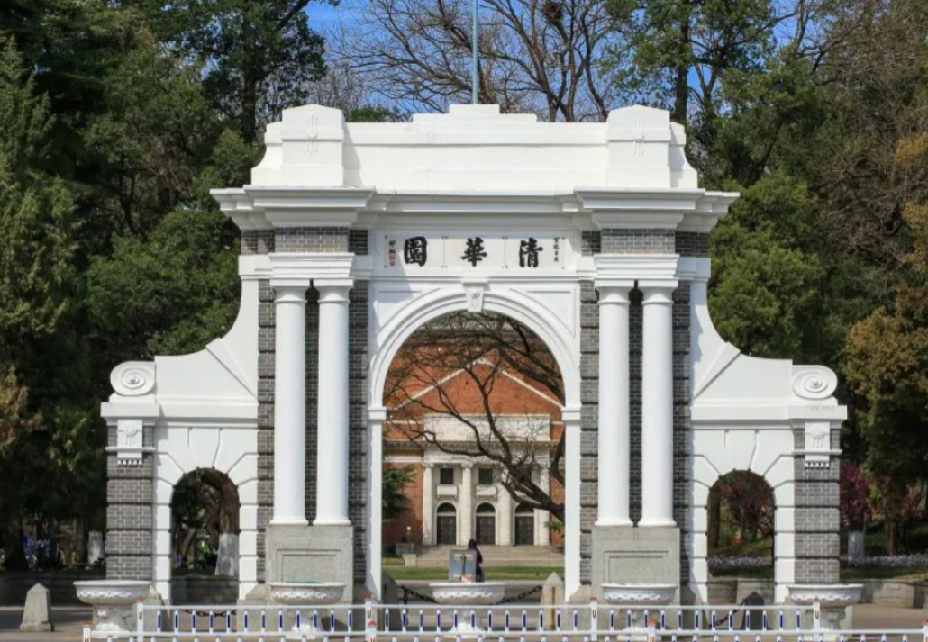 美国夫妻在清华当教授，诡计被学生拆穿后承认：我们是美国间谍