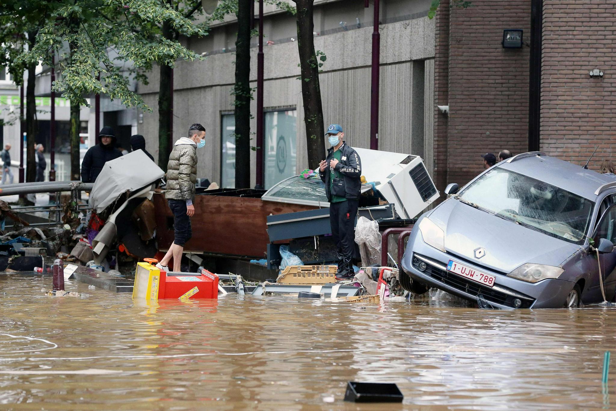 一遇的極端暴雨天氣,由於受到暴雨侵襲,不僅引發了嚴重的城市內澇災害