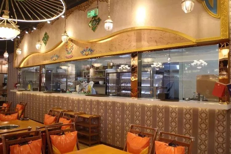 「重庆」大口喝酒大口吃肉~厉害了蒙餐！内蒙古元素为主题的餐厅