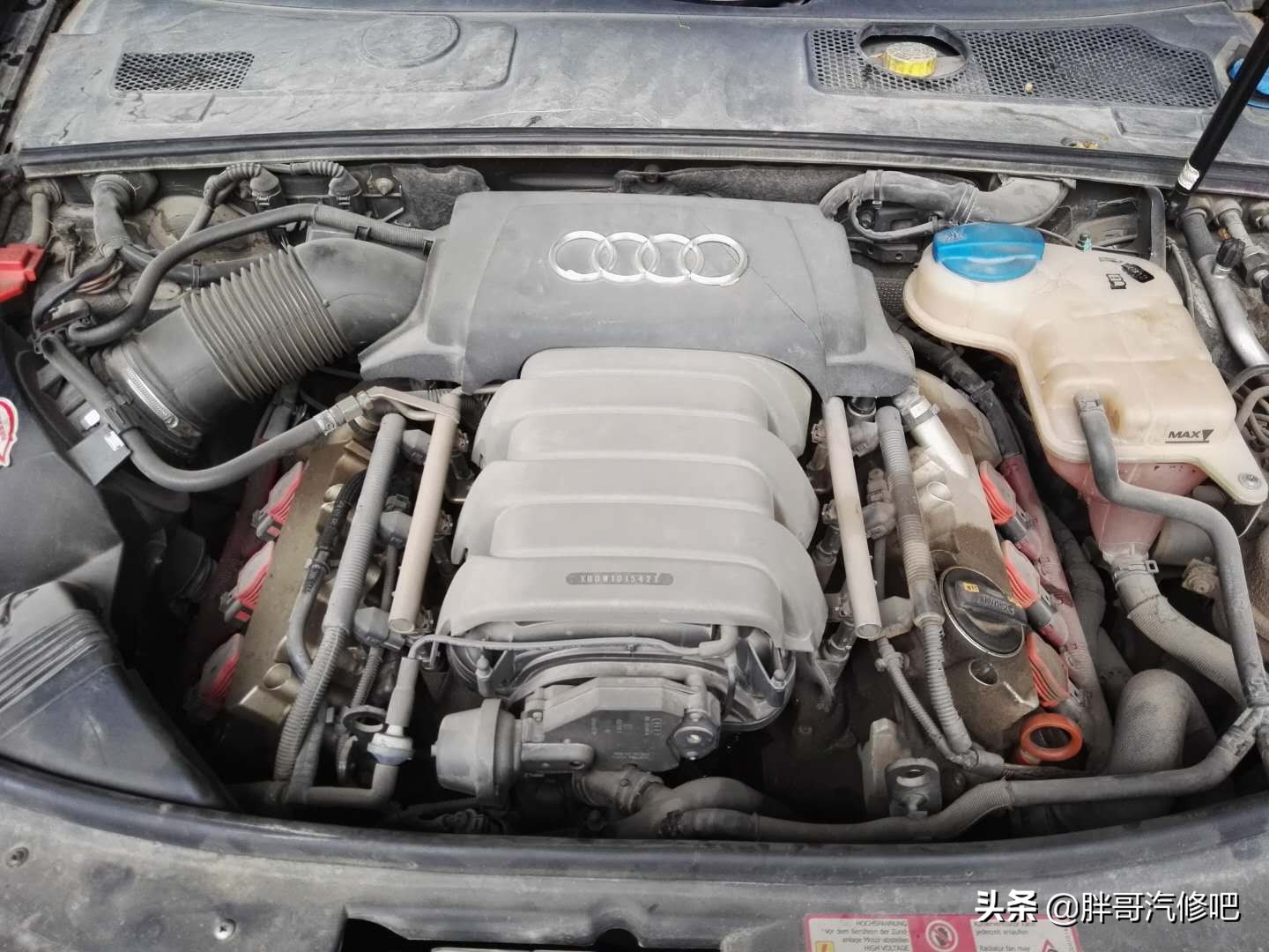 奥迪A6L 2012款 12年车龄23万公里豪华商务轿车
