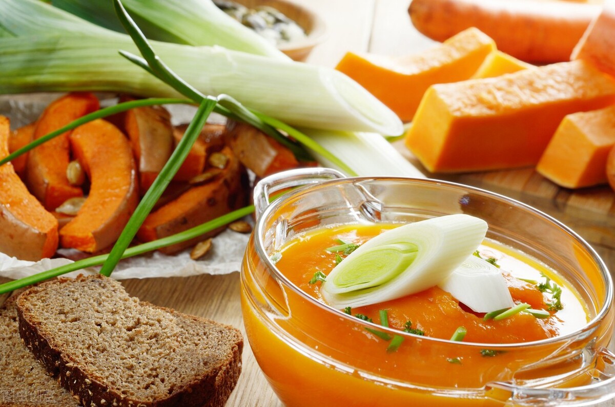 俗话说,秋天是丰收的季节,秋季的食物也是多种多样,针对秋季的特点和