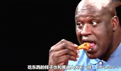 nba球员为什么都爱吃鸡腿(夸张的NBA球员身材：奥胖吃鸡腿似薯条，犀牛在姚明身边像大狗)