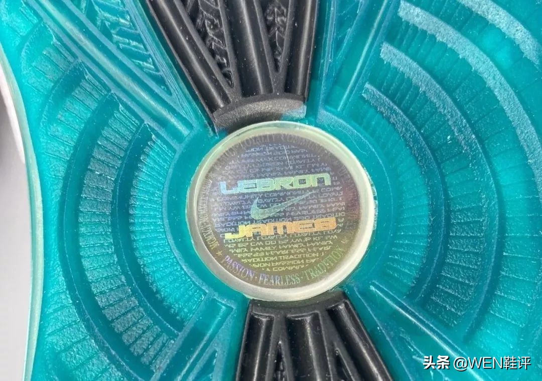 nba老版球鞋有哪些（红毯OR全明星？复刻版与元年版的LeBron7你更喜欢哪一个？）