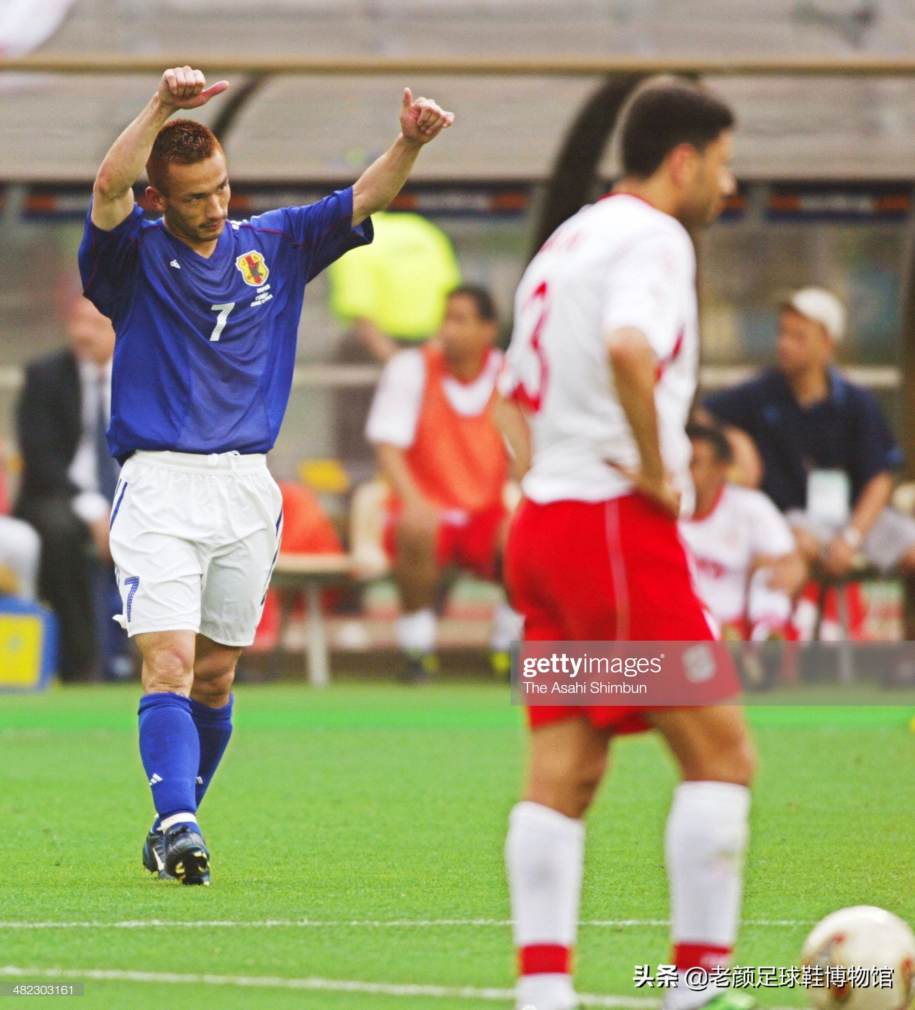 世界杯日本足球小子(亚洲足球第一人，29岁退役的fifa100成员，日本小贝横扫国内女星)