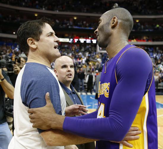 为什么nba会有三款球衣(在NBA有一种霸气叫做退役三件球衣！至今仅三人做到，科比属意外)