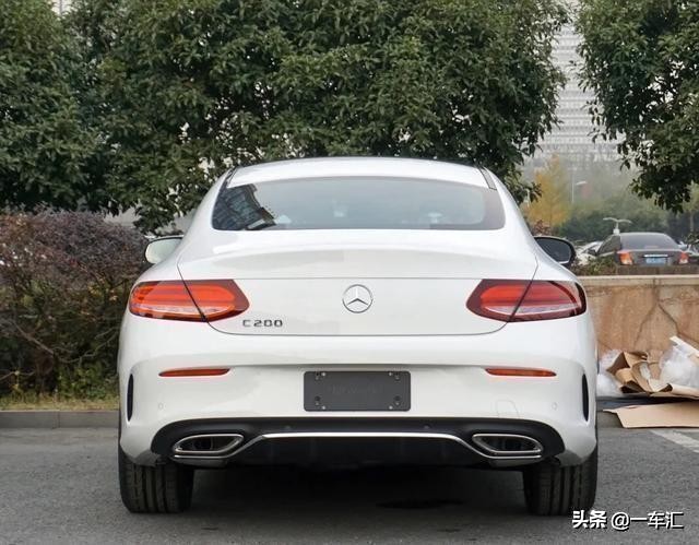 双门四座无框门，进口奔驰C200轿跑车，这颜值能否成为小姐姐最爱