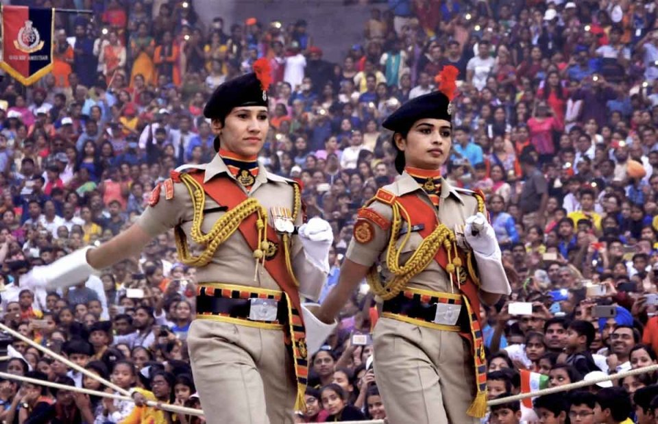 印巴边境降旗仪式：世界上最搞笑的降旗仪式