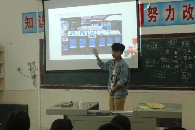 高考前两次模拟考失利，高考翻身成安徽理科状元，成功考入清华