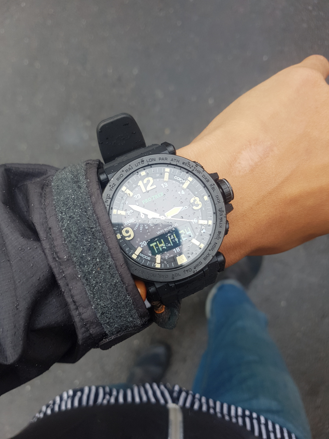 卡西歐Pro Trek PRG-600登山表開箱，低調又實用的戶外表！