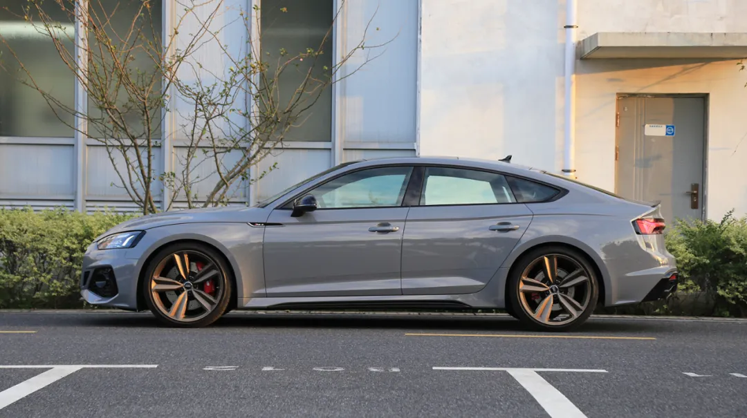 3.9秒破百的性能怪兽谁最有乐趣?奥迪RS5、宝马M3和AMG C63这样选