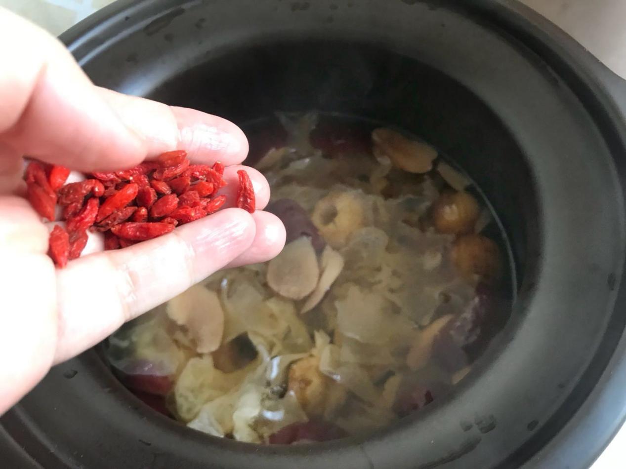 銀耳紅棗湯,銀耳紅棗湯什么功效