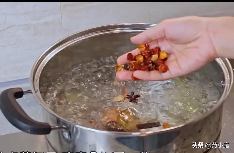 广东人喜欢的咸香鸡，做法简单味道鲜香入味，超好吃