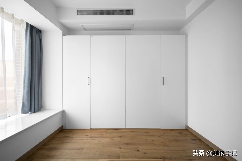 再买房，我一定学他家坚持去电视墙化，书房卧室合二为一，太实用