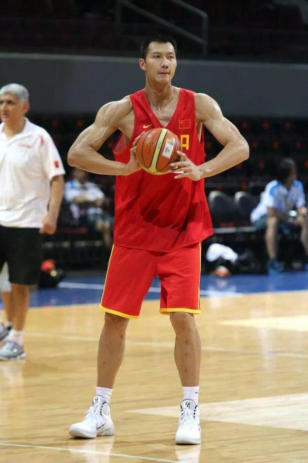 是易建联你们同意吗(易建联实力到底有多强,说他天赋一般你同意吗?