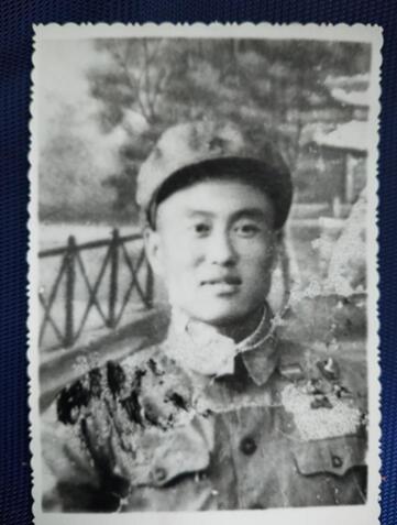 深藏功名的张富清：行军途中听到新中国成立喜讯