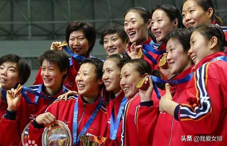 中国女排世界杯2019十连冠(图说中国女排“十冠王”，跨越38年，郎平亲自参与八个)