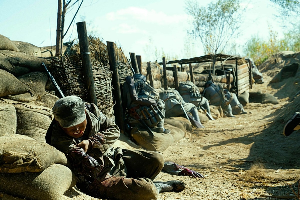 七七事变纪念日忆抗战,电影《幸存者1937》有大义,见血性