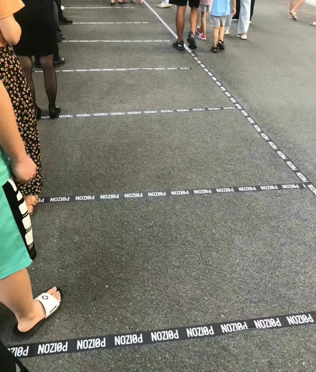 1599元球鞋最高炒至69999元，得物该清醒了
