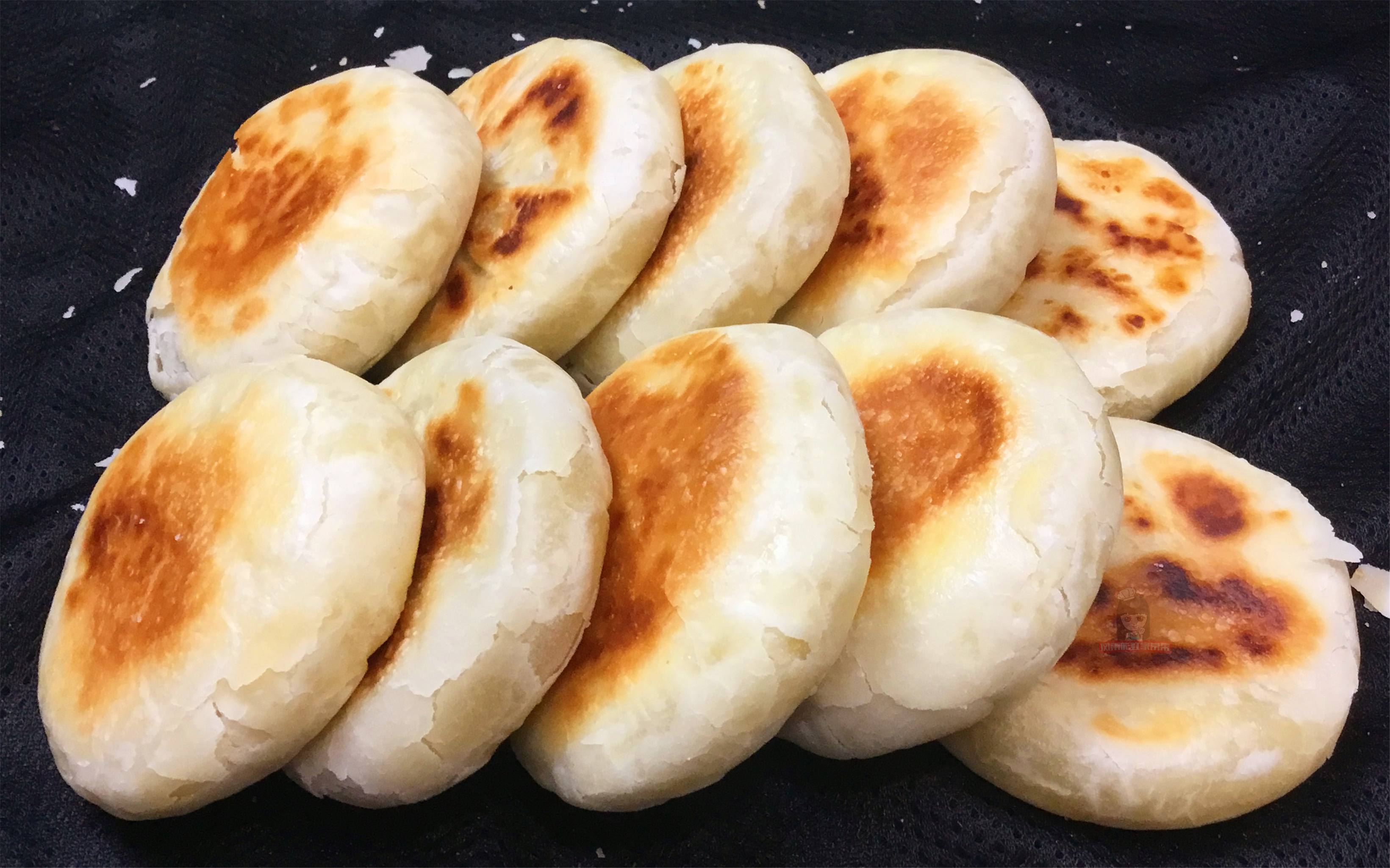 老式酥饼的家常做法柔软蓬松的老式小酥饼这样做