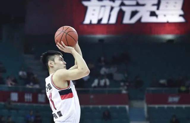 贾明儒是什么水平（深度丨从CUBA到CBA，大心脏的贾明儒，如何才能成为球星？）