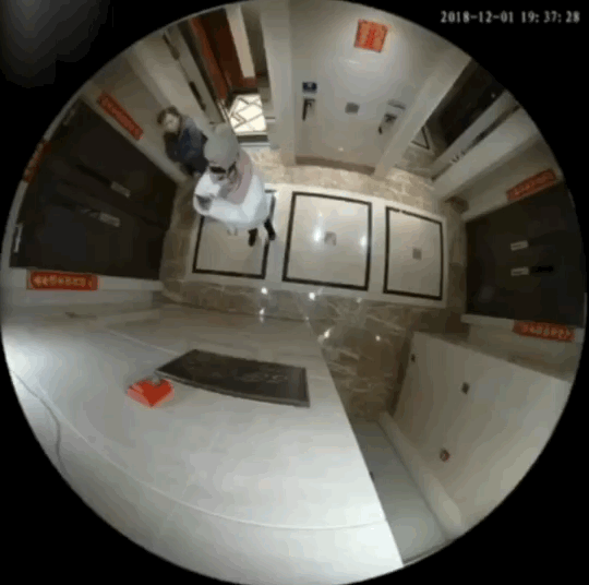 “美艳娇妻”马蓉，千万阔太不做非要“作死”，如今狼狈不堪