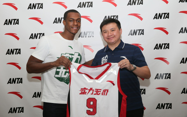 为什么有安踏和nba合作鞋(既然都是安踏代言人，汤普森只穿安踏，为何隆多始终穿着耐克鞋？)