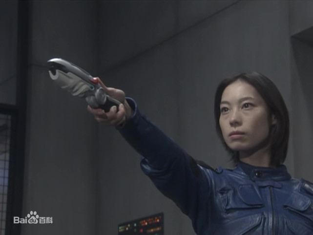 小时候父母被黑暗扎基所杀,对异生兽深深地憎恨,在千树怜之后获得变身