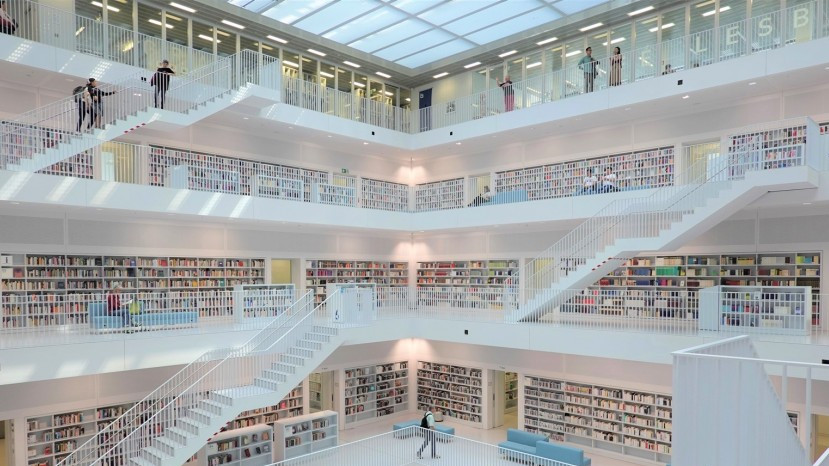 德国斯图加特图书馆(云旅游：盘点全世界最美的图书馆之一，德国斯图加特市立图书馆)